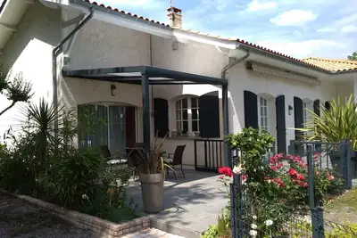 Image de Studio de charme avec accès piscine​