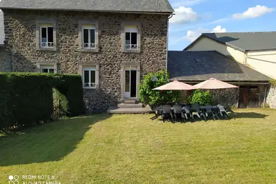 Image de Gite au coeur du Parc des volcans, proche tous commerces et restaurant à pied