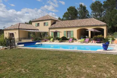 Image de Villa tout confort avec piscine chauffée, fibre, superbe vue