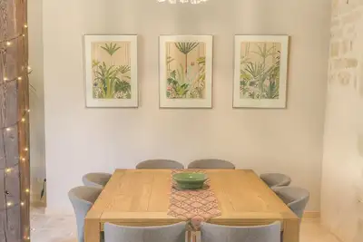 Image de Appartement élégant & spacieux, immeuble historique, près de la Place aux Herbes