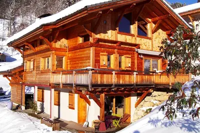 Image de Appartement luxueux 4****, poĂŞle Ă bois, 2 chambres, 4 Ă 5 personnes dans chalet