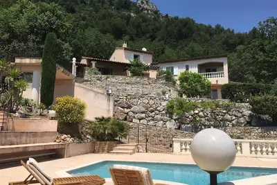 Studio calme et confortable avec vue panoramique sur la Côte d'Azur