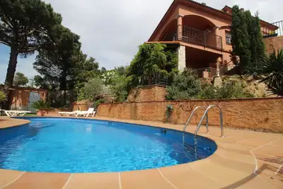 Belle Villa De Vacances Avec Superbe Vue, PRÈS De La Plage 'Cala Canyelles'