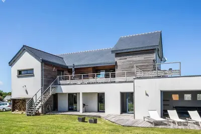 Image de Villa du Bay avec piscine intérieure privée 12 personnes