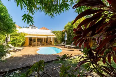 Image de Belle villa avec piscine à une minute à pied du lagon sans route à traverser