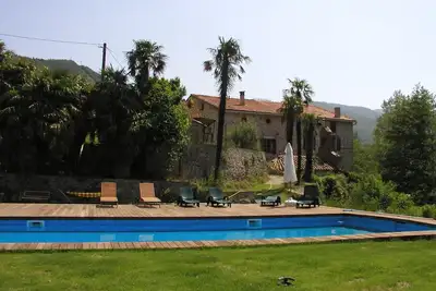 Image de Gites de charme 3 étoiles, piscine de 20m, Wifi, cadre de reve, rivière