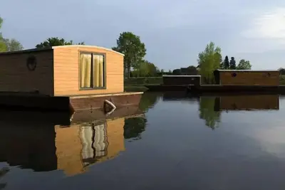 Image de Cabane Flottante à Quai 2 Pièces 2/5 Personnes