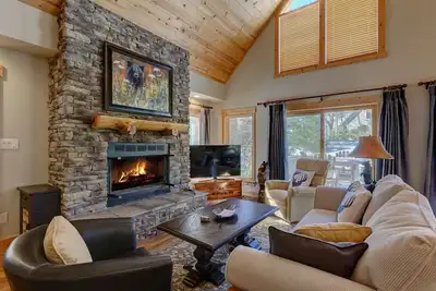 Image de Sleepy Bear Cabin situé à Highlands, en Caroline du Nord