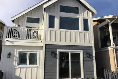 Brand New Beach House, excellent locatoin