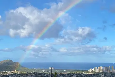 Image de Magnifique vue, spacieuses et aérées, abordable maison de 3 chambres à Paradise