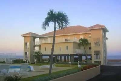 Image de Plongeur aux îles Caïmans et Snorkeler Paradise avec accès direct au bord de l'océan