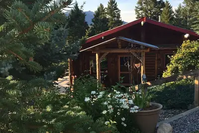 Image de Vues époustouflantes! Belle maison avec grande remise / étang privé!