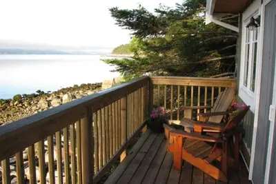 Image de Accueillant Eco-Friendly Oceanfront Cottage sur Sunshine Coast