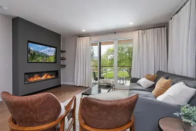 Image de Maison de ville haut de gamme Ă trois niveaux avec 3 chambres et 3 salles de bain!