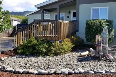 Image de \"R\" Sounds of the Sea - Maison avec terrasse sur le toit avec vue sur l'océan - 145 $ nuit (2 nuits) min