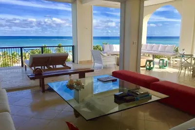Image de Fabuleux Aquamarina Beach Front Luxury, Entièrement viabilisé! ! !