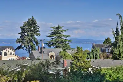 Image de Vue sur la mer, les montagnes et les îles près du phare de Mukilteo, Boeing et Trai