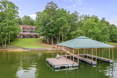 Image de Smith Lake Rentals & Sales - Belles Vues - Une vue magnifique sur le lac