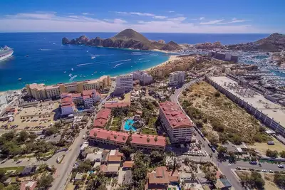 Image de Exquisite 7 chambres 7 salle de bain Condo de luxe à Cabo 1 pâté de maisons de Medano Bay