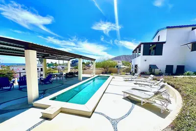 Beau chalet de 2 chambres avec vue sur l'océan à proximité de la plage