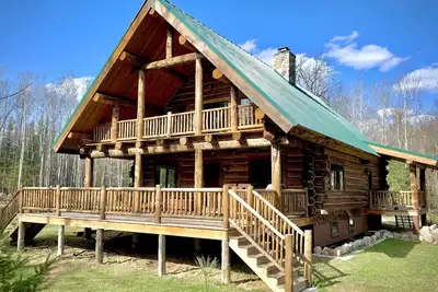 Image de Lodge de pin magnifique, privé et familial
