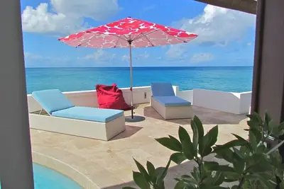 Image de Hou La La! Hou La La! Hou La La! , Villa neuve Libre` imprenable Inside And Out!