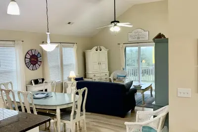 Image de Beachy & Beautiful dans Avon's Kinnakeet Shores 4Br-4 Masters! Outerbanks! !