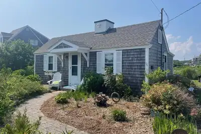 Image de Cottage de Charme, à quelques pas de la plage de Craigville