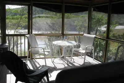 Image de Tente \/ chalet de luxe sur l'étang Nat'l Park Walking Dist. Vers les sentiers de snorkeling et de parc