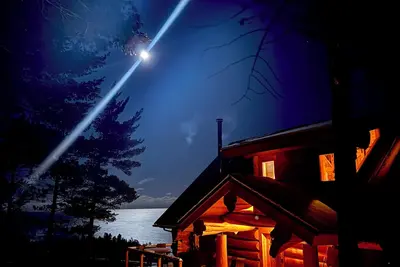 Image de Tettegouche Cedar Log Cabin Incroyable vue sur le lac Supérieur