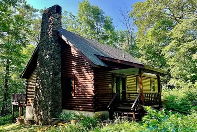 Image de 'Sundrop' Beautiful 4bd\/2bath cabin, summer pool access, close to hiking trails!