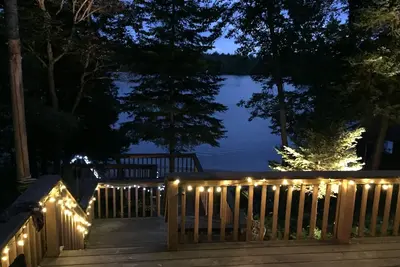 Image de Superbe plage privée et chalet quatre saisons récemment rénové au bord du lac