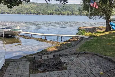 Image de Restez sur le lac! Chalet confortable sur le lac Honeoye.