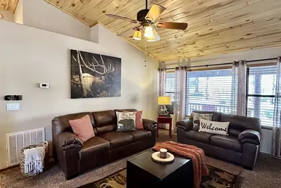 Image de Retraite luxueuse toute l'année, 6 couchages, Wifi gratuit, cheminée, immense terrasse