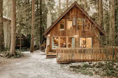 Image de Snowline Cabin # 35 - Une cabine de pays animaux de compagnie