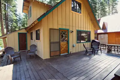 Image de Heure d'été! Charme familial et convivial - West Shore Tahoe Cabin