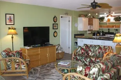 Image de Grand plan d'étage Nice / Pool View Unit B-201