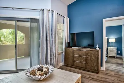 Image de Récemment rénové / Piscine / Gym / Wifi et Pking gratuits / Équipement de plage / Super emplacement!