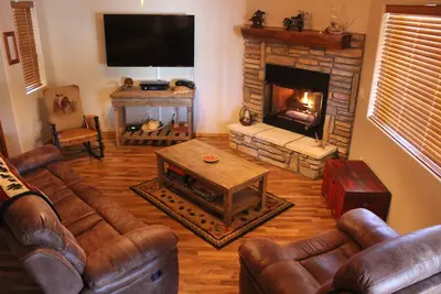 Image de Confortable, propre et calme. Réservez 3 nuits pour le prix du 2-nov / déc 2019! Propriétaire Ctc