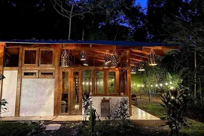 Image de Casa Bambu, 2br, 2ba, 8 personnes, style tropical, 2. 5 km de la ville de Jaco