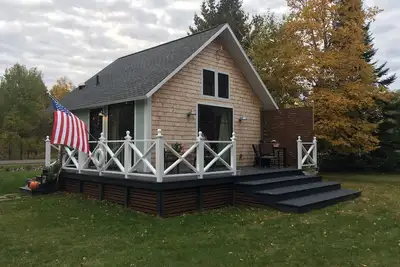 Image de Lux Petit Chalet Sur Lac Supérieur 3 Mi De Calumet. 4 personnes confortablement.