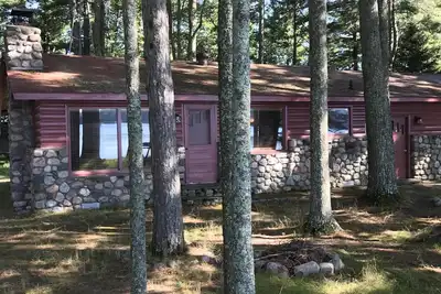 Image de Getaway Cabine privée sur le contenu du lac près de St. Germain Wi