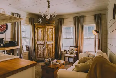 Image de Maison d'hôtes historique près de Tcu / Downtown disponible pour une location de plus de 30 jours