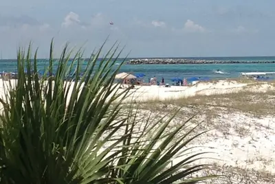 Image de ~ Front de mer ~ Vue spectaculaire ~ Mise à jour ~ Pour toute la famille ~ Très bien situé ~