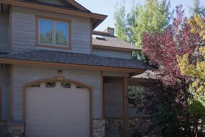 Image de Accès facile à Jackson Hole, Targhee, Tetons, Yellowstone. Spa privé.