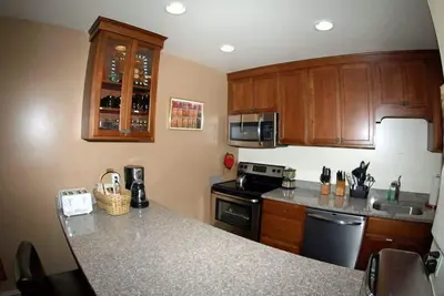 Image de Trail Creek 3 chambres 2. 5 salles de bain Sauna / Jet Tub / piscine / bain à remous ski maison sur navette