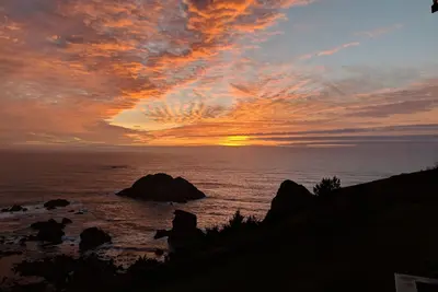 Image de Venez échapper à la réalité et profitez de l'océan et des vues.