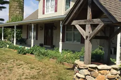 Image de Pa centrale. Maison de campagne avec intimité et espace pour se détendre! Près de nombreuses attractions