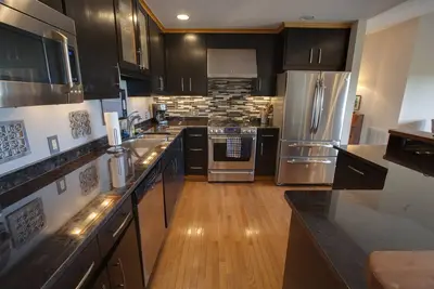 Image de Séjour de luxe avec des vues spectaculaires sur les montagnes, marchez jusqu'à la ville!