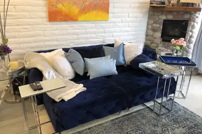 Image de Chic and Cosy à Aspen - Rénové + Vue Ajax + Élégant